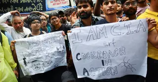 শিক্ষার্থীদের বিক্ষোভে উত্তাল ভারত: পার্লামেন্ট মুলতবি, চাপে মোদি